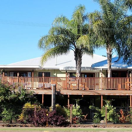 Five 3 Five Aparthotel Urangan Exterior photo