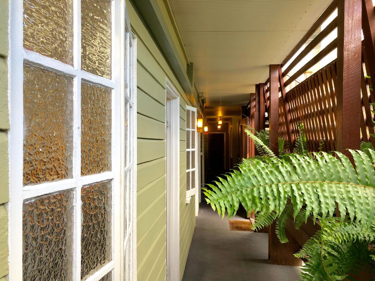 Five 3 Five Aparthotel Urangan Exterior photo